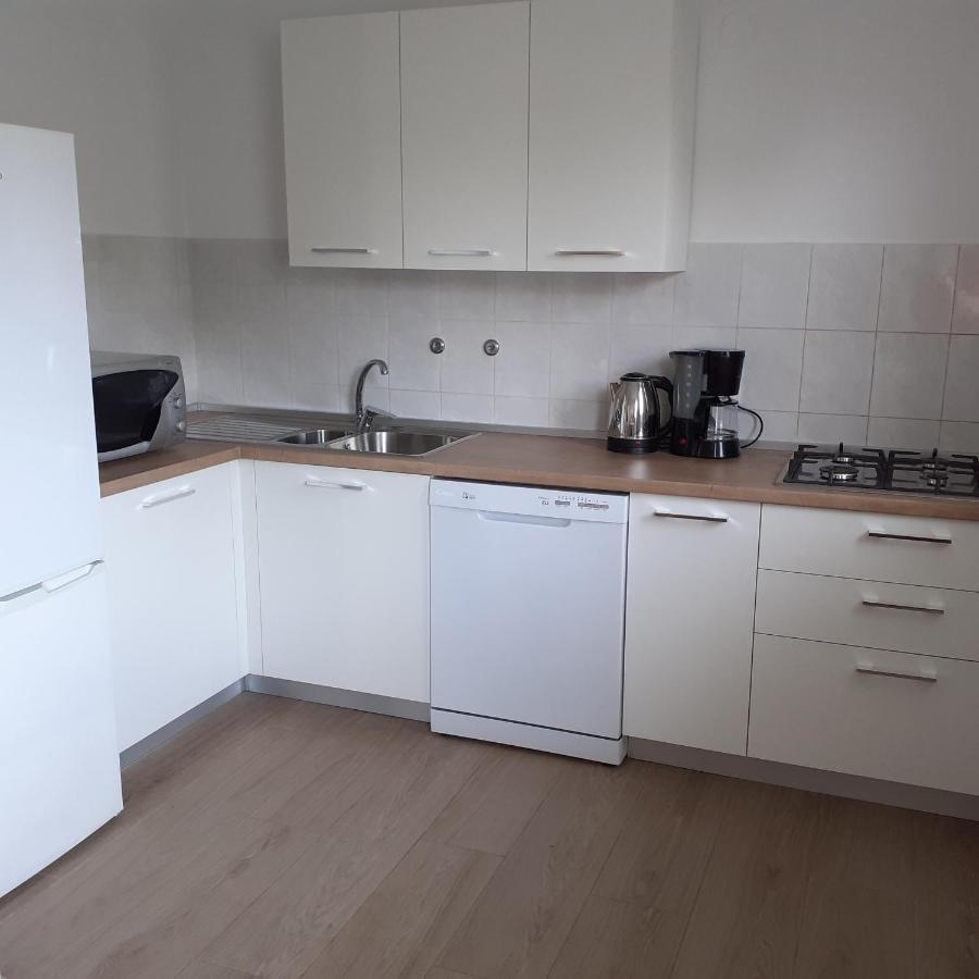 Apartment Premantura Exteriör bild